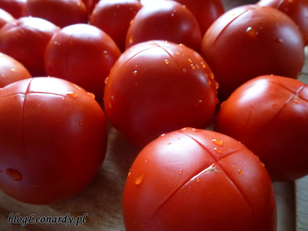 pomidory na sos
